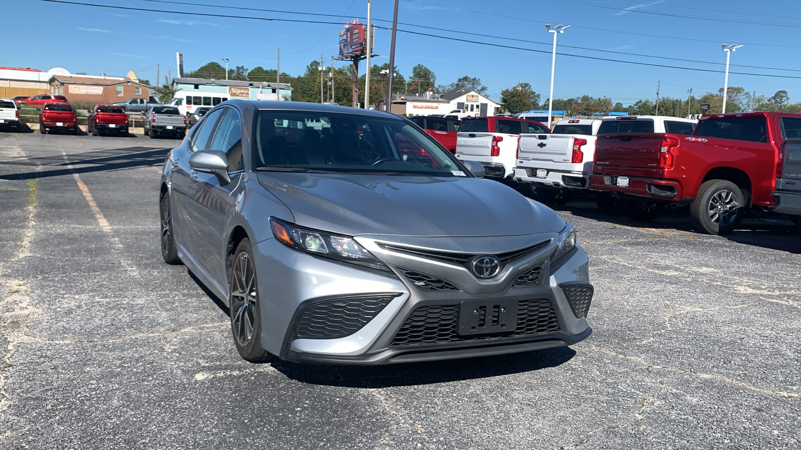 2022 Toyota Camry SE 2