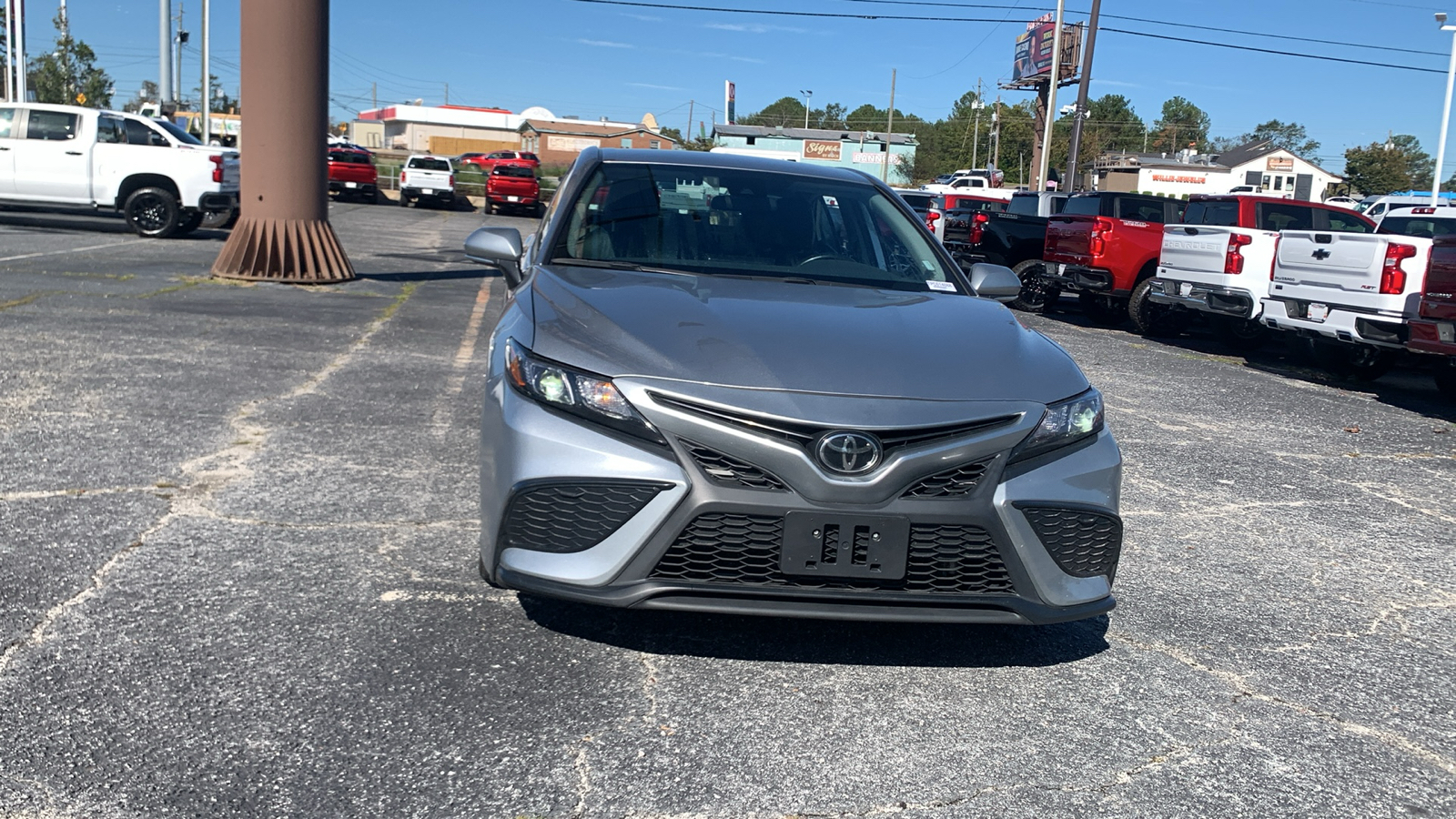 2022 Toyota Camry SE 3