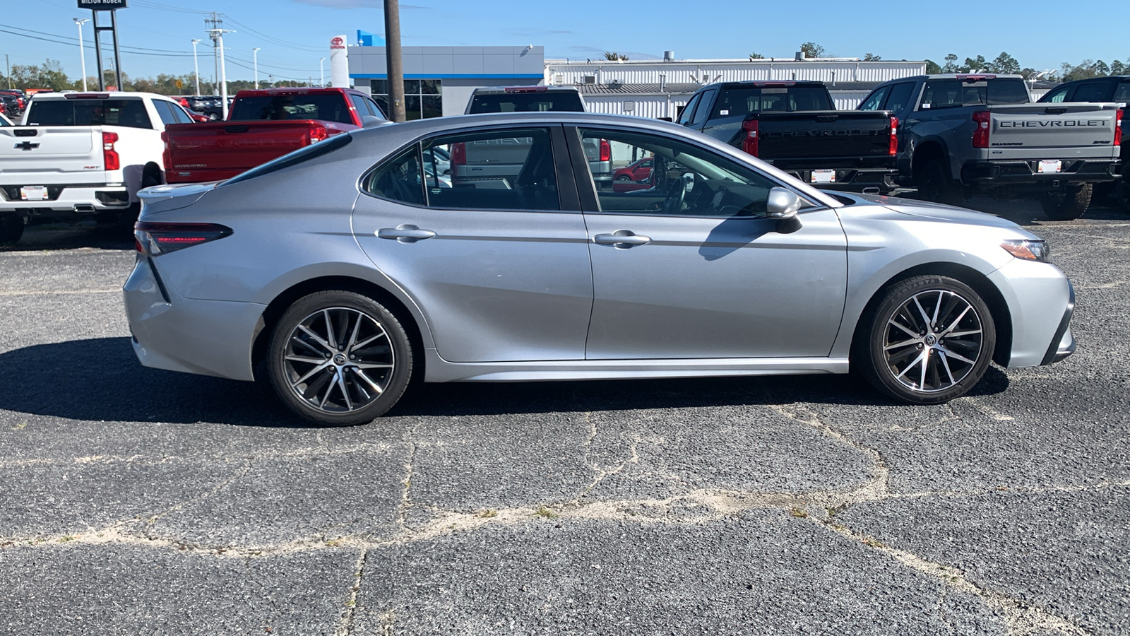 2022 Toyota Camry SE 9