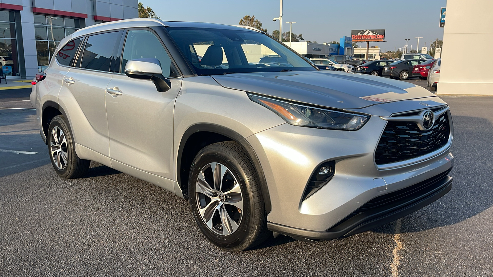 2022 Toyota Highlander XLE 2