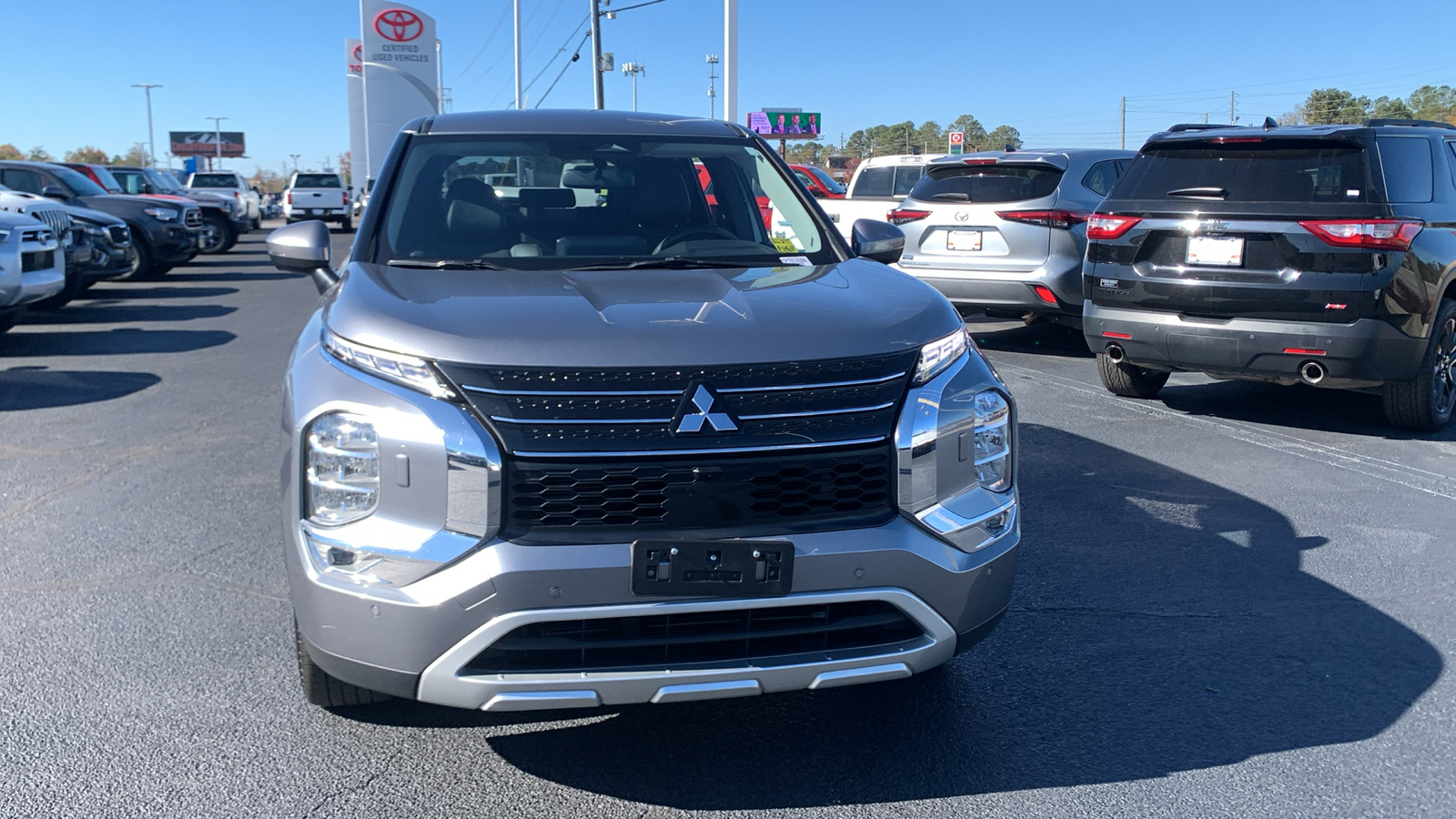 2023 Mitsubishi Outlander SE Special Edition 3