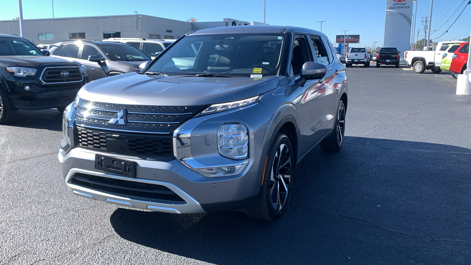 2023 Mitsubishi Outlander SE Special Edition 4