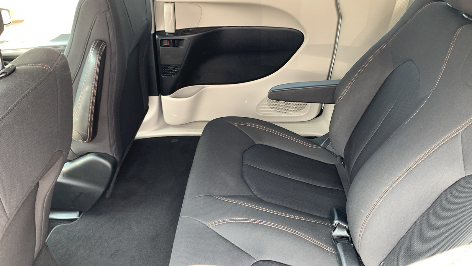 2018 Chrysler Pacifica L 12