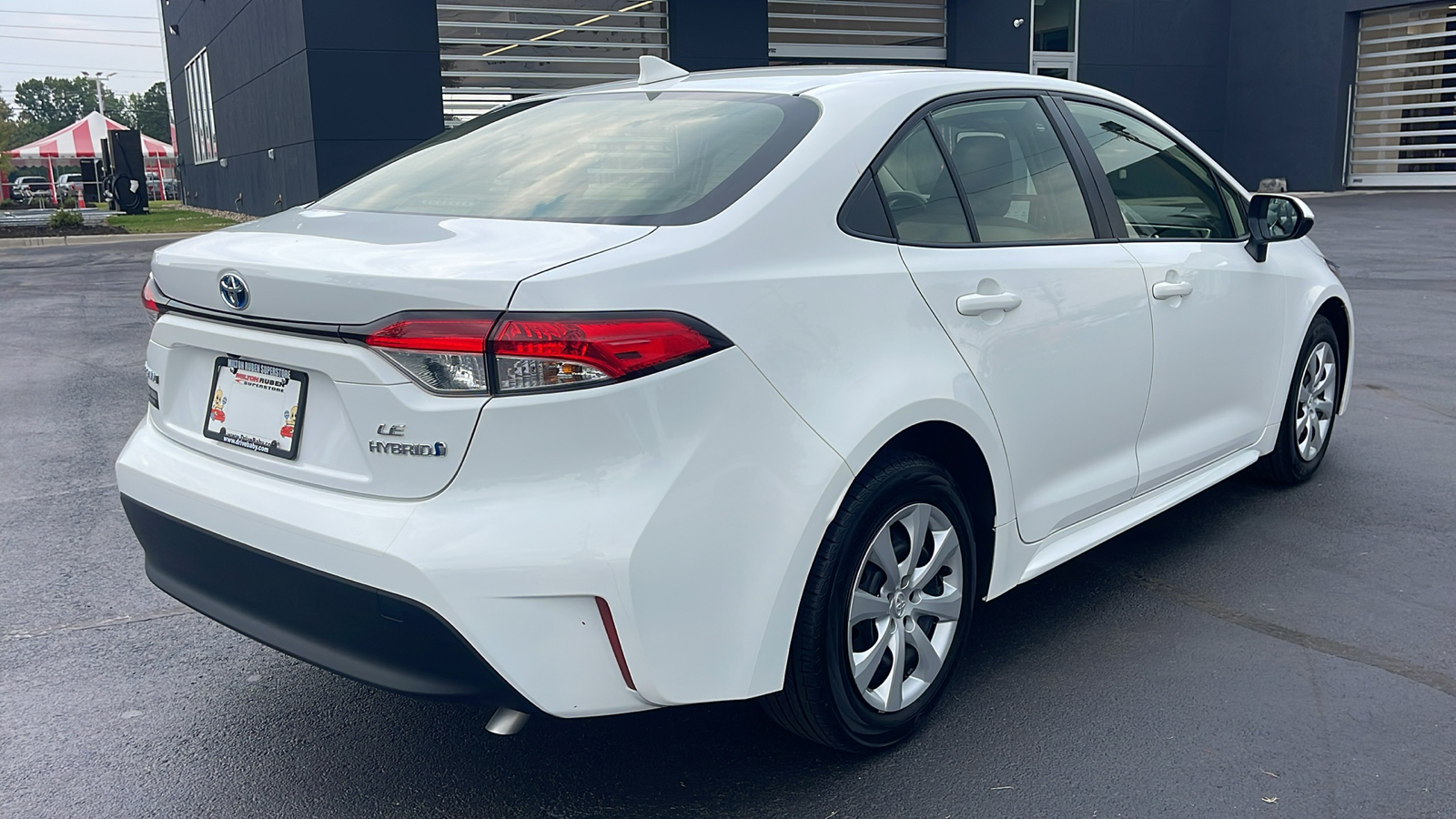 2024 Toyota Corolla Hybrid LE 8