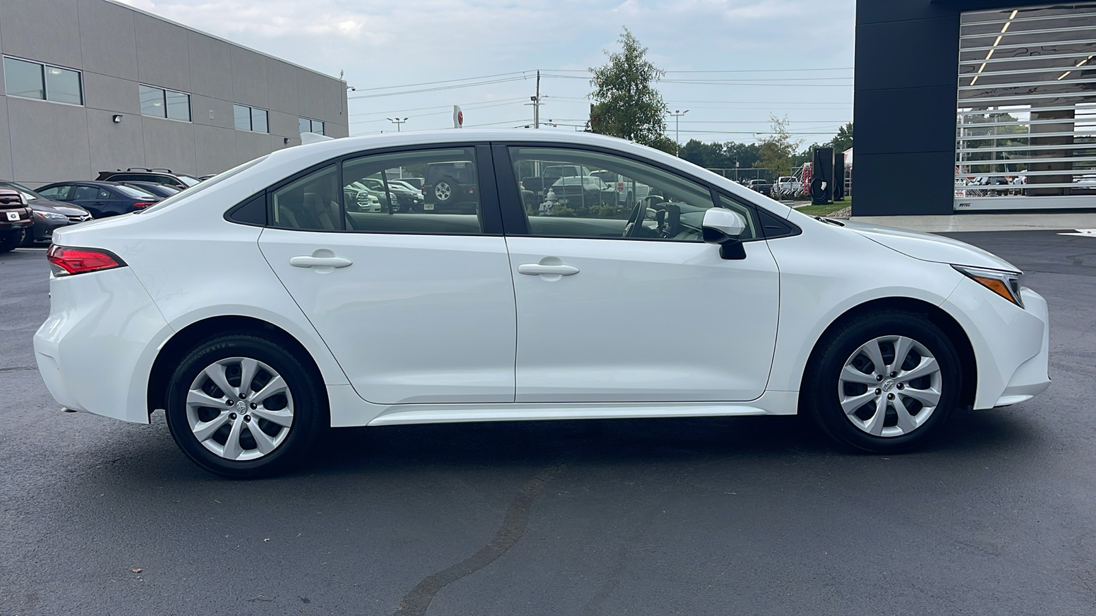 2024 Toyota Corolla Hybrid LE 9