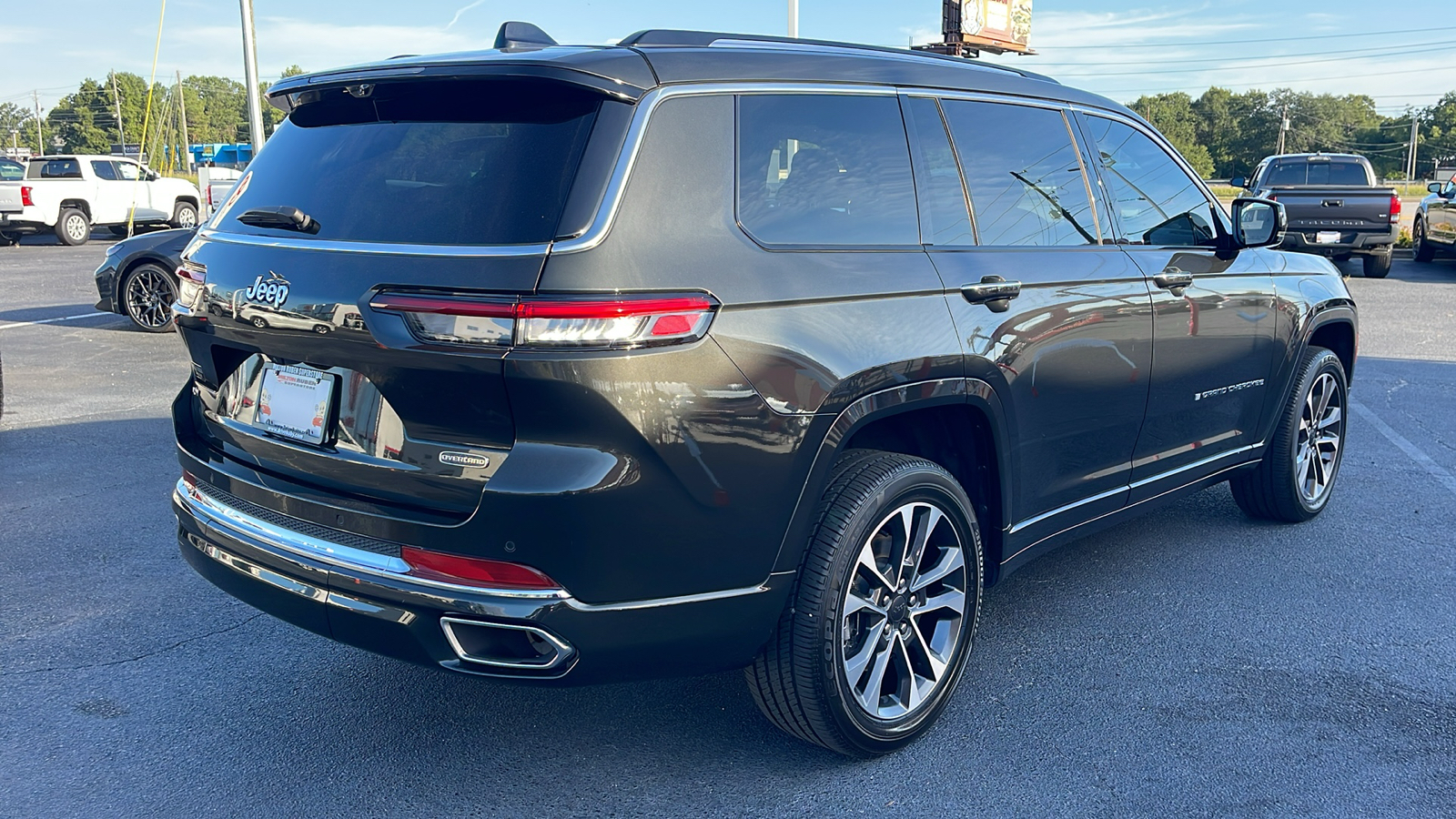 2023 Jeep Grand Cherokee L Overland 8