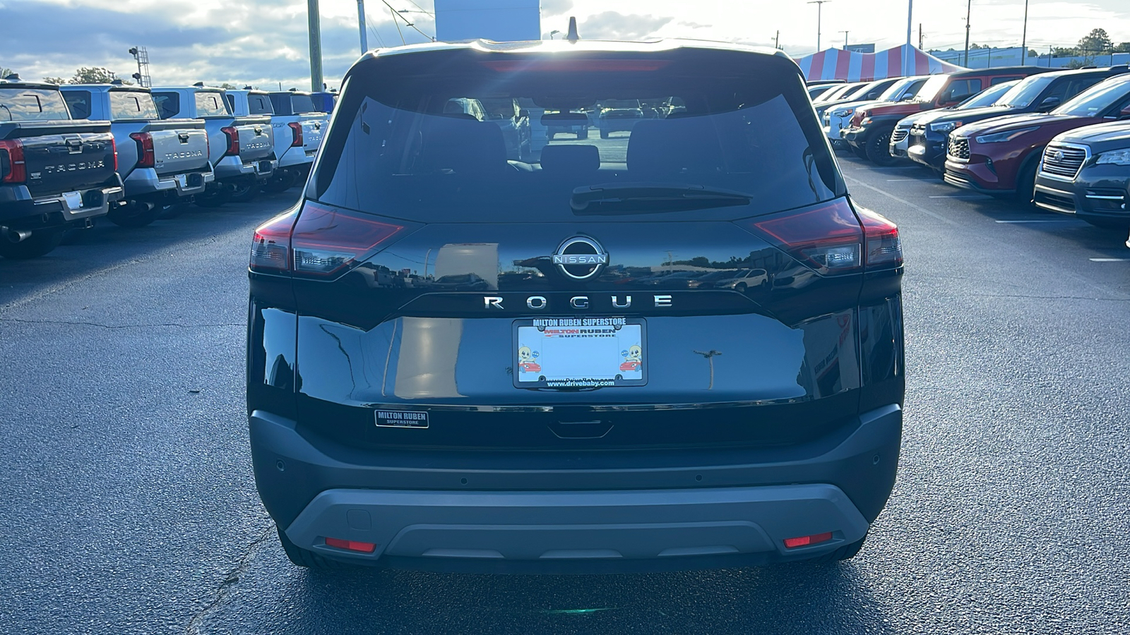 2023 Nissan Rogue S 8