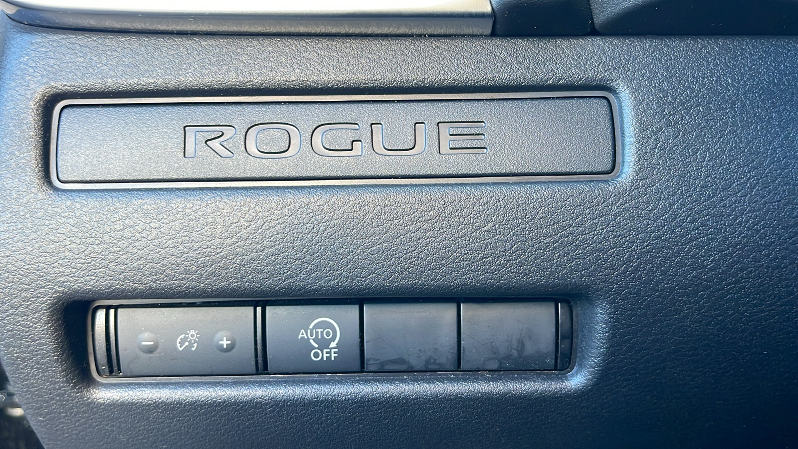 2023 Nissan Rogue S 20