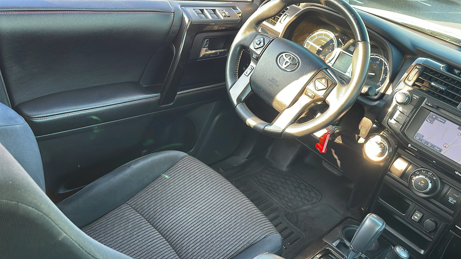 2014 Toyota 4Runner Trail 15