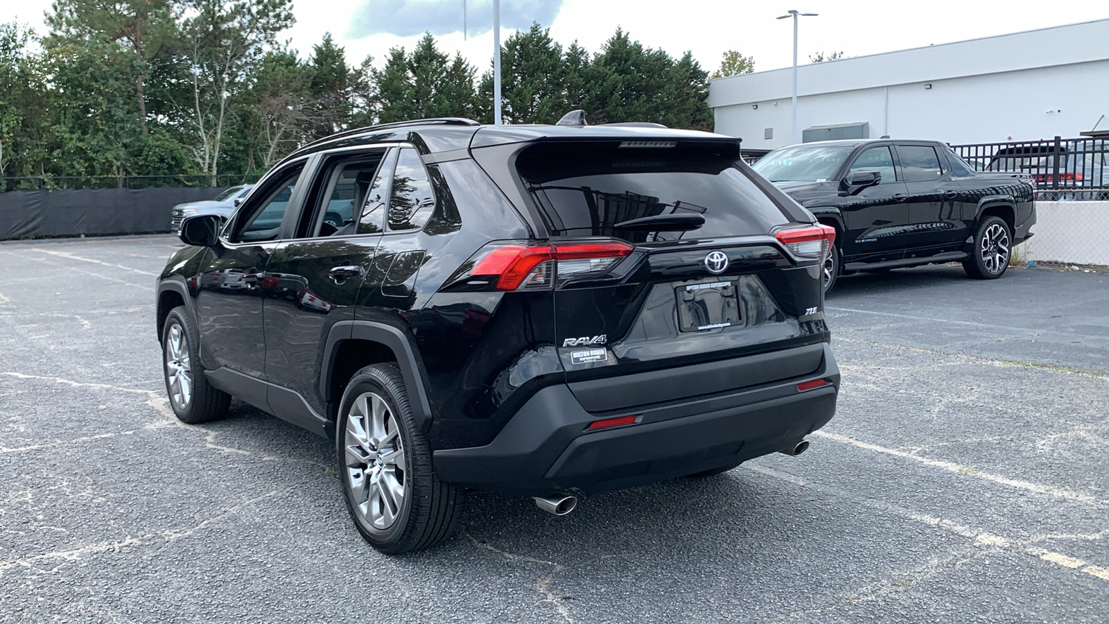 2020 Toyota RAV4 XLE Premium 6