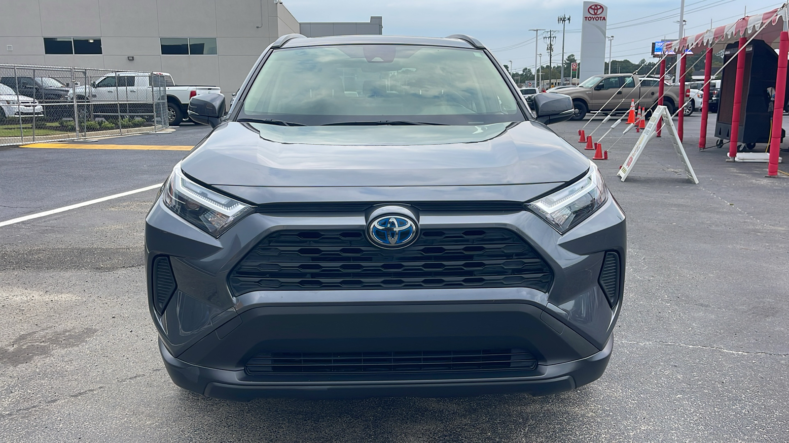 2022 Toyota RAV4 Hybrid XLE 3