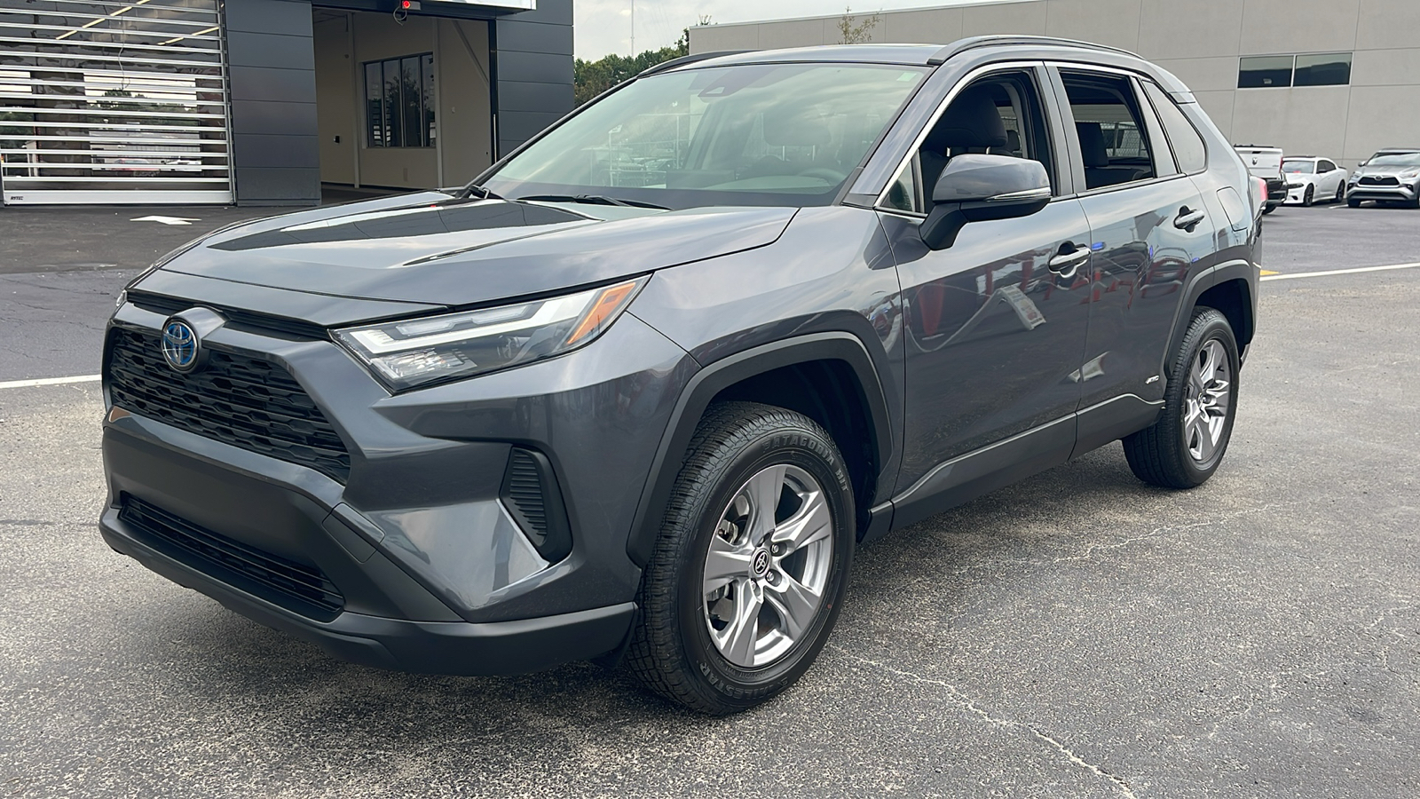 2022 Toyota RAV4 Hybrid XLE 4