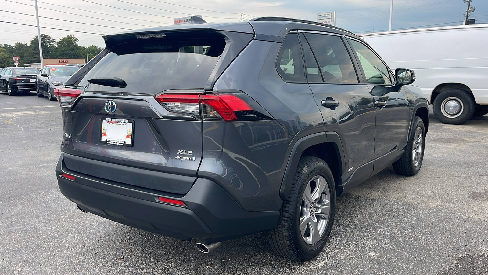 2022 Toyota RAV4 Hybrid XLE 8