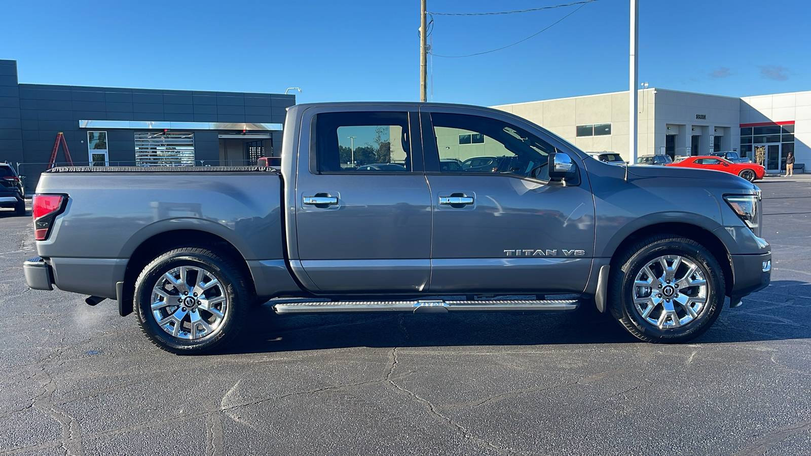 2020 Nissan Titan SL 9