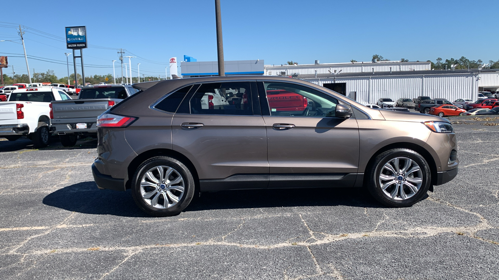 2019 Ford Edge Titanium 9