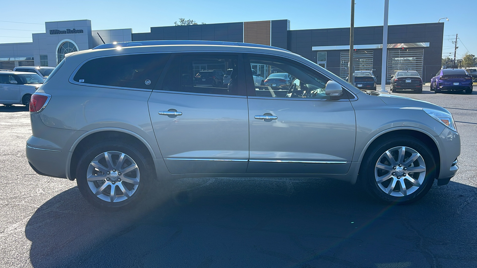 2017 Buick Enclave Premium 9