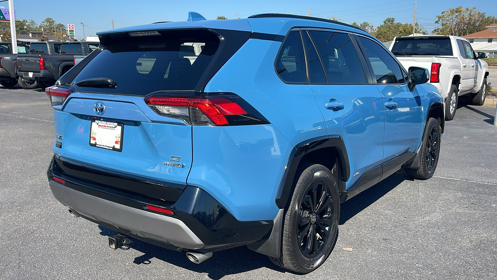 2023 Toyota RAV4 Hybrid SE 8