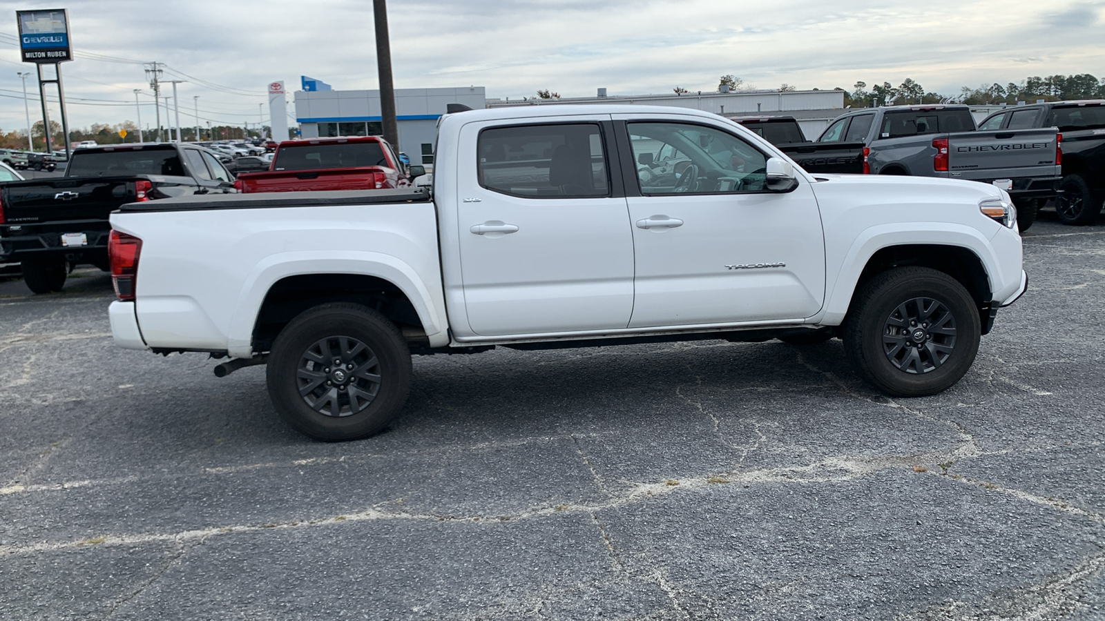 2023 Toyota Tacoma SR5 9