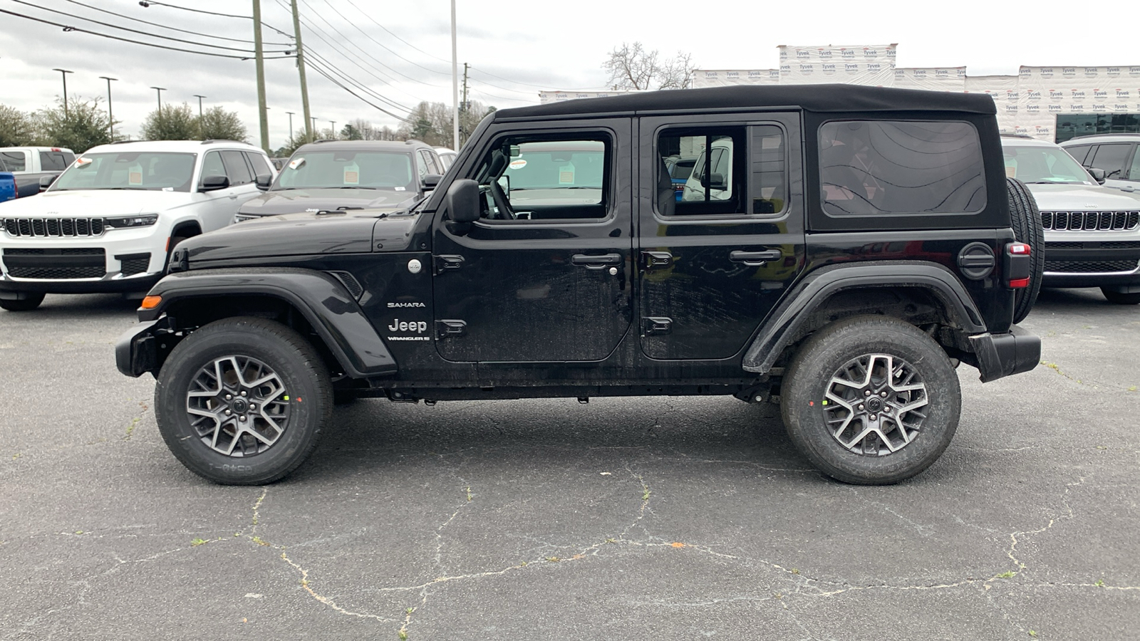 2024 Jeep Wrangler Sahara 5