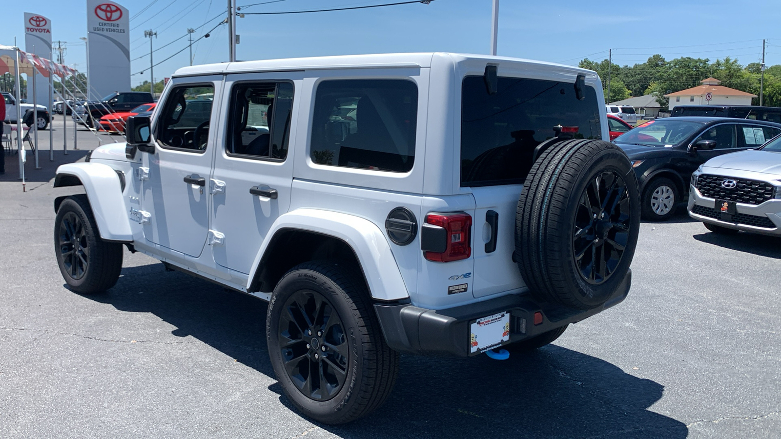 2024 Jeep Wrangler Sahara 4xe 6