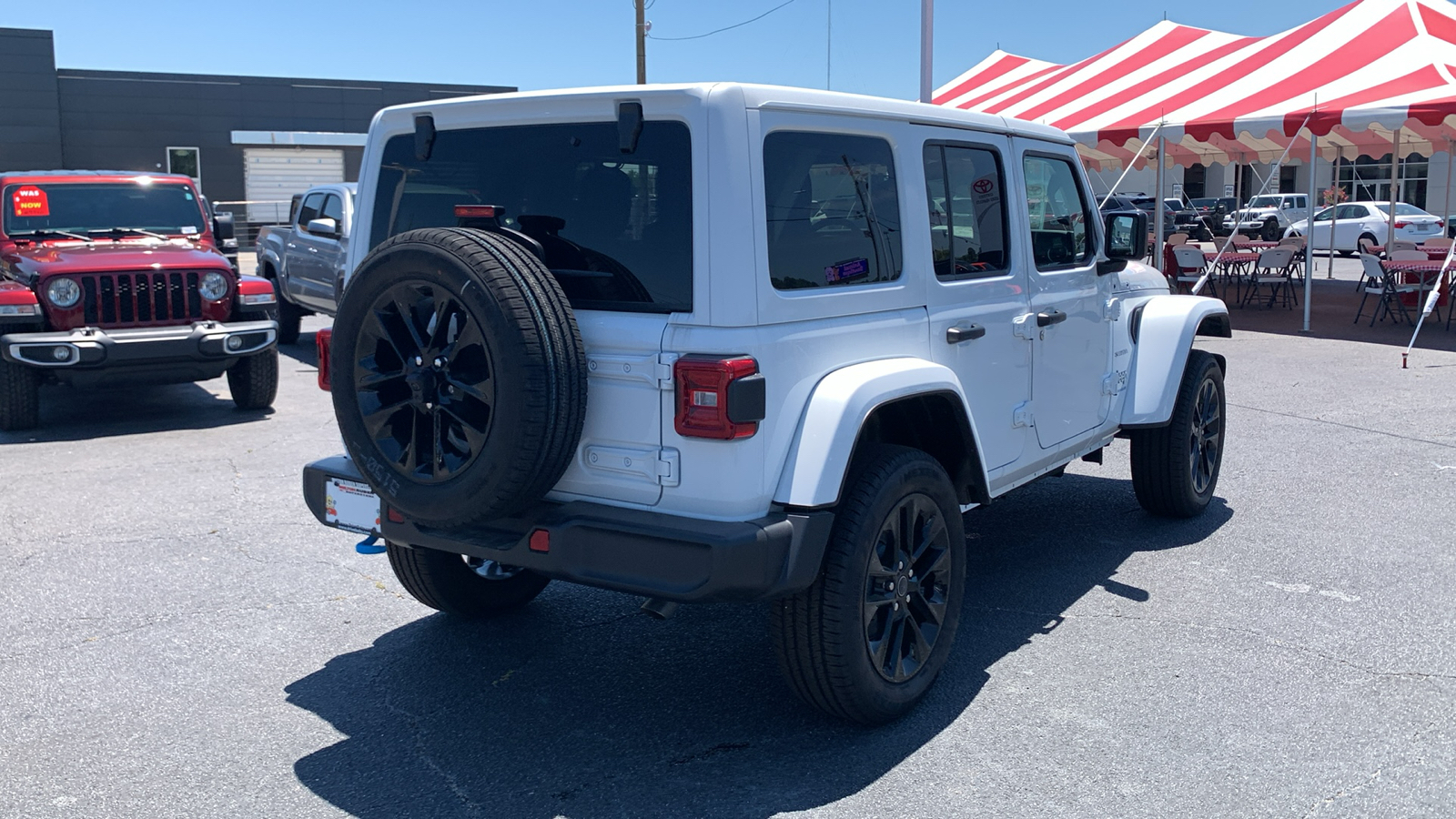 2024 Jeep Wrangler Sahara 4xe 8