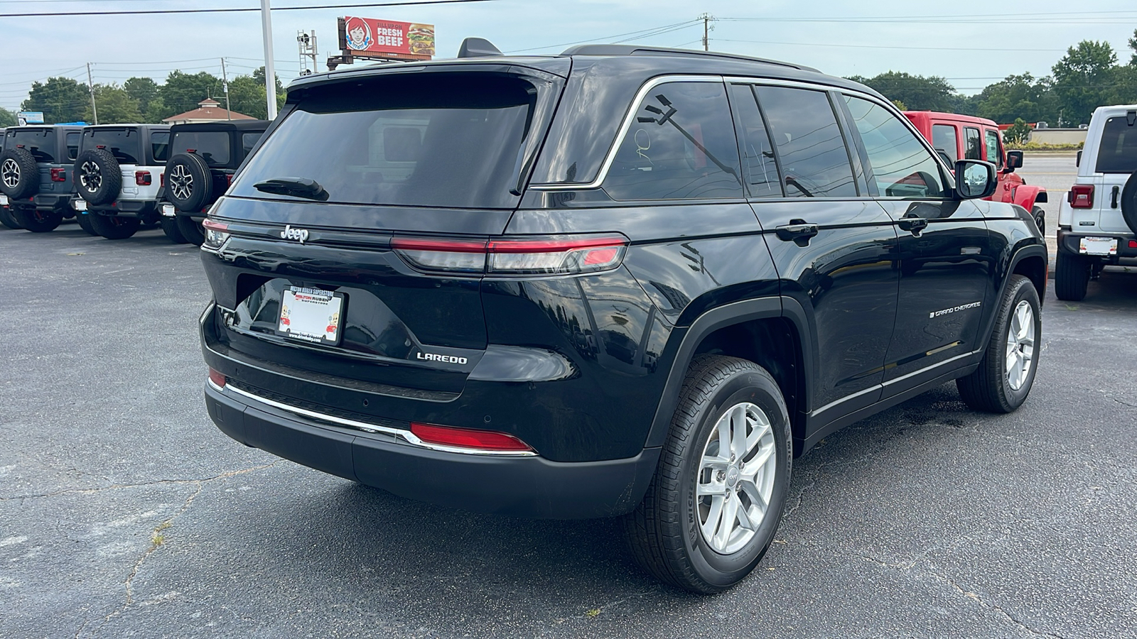 2024 Jeep Grand Cherokee Laredo 8