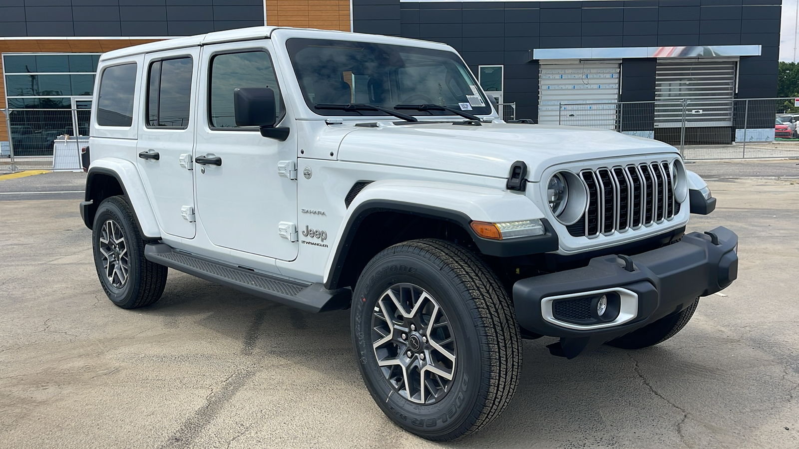 2024 Jeep Wrangler Sahara 3