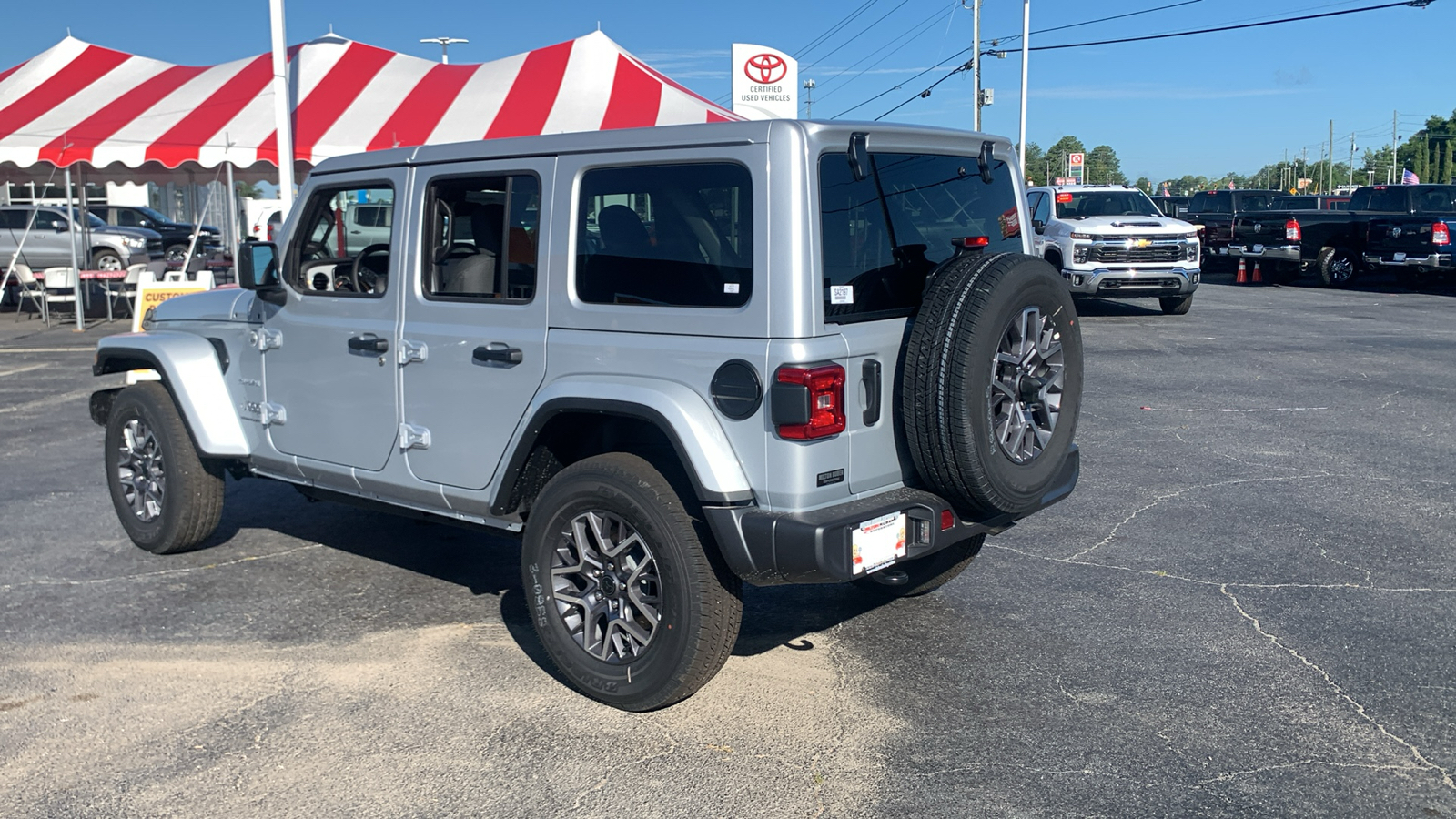 2024 Jeep Wrangler Sahara 6