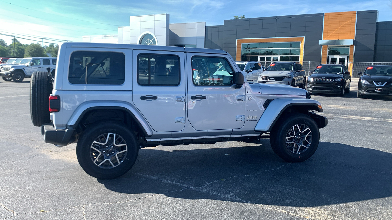 2024 Jeep Wrangler Sahara 9