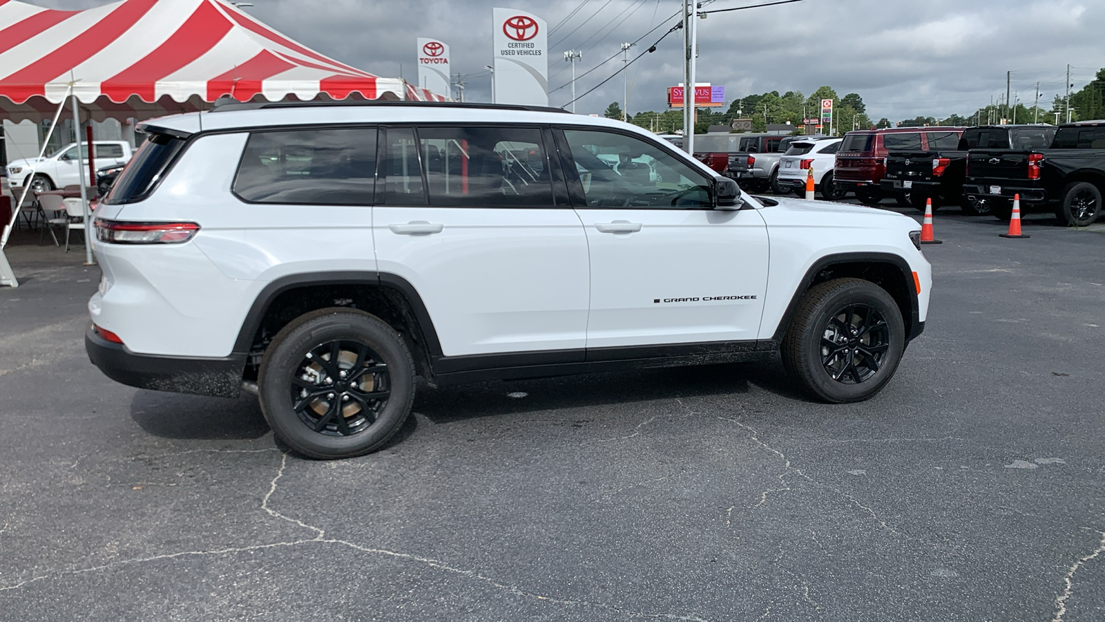 2024 Jeep Grand Cherokee L Altitude 9