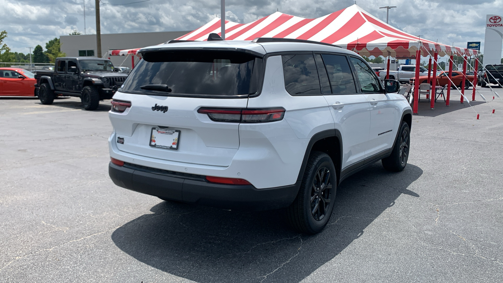 2024 Jeep Grand Cherokee L Altitude 8