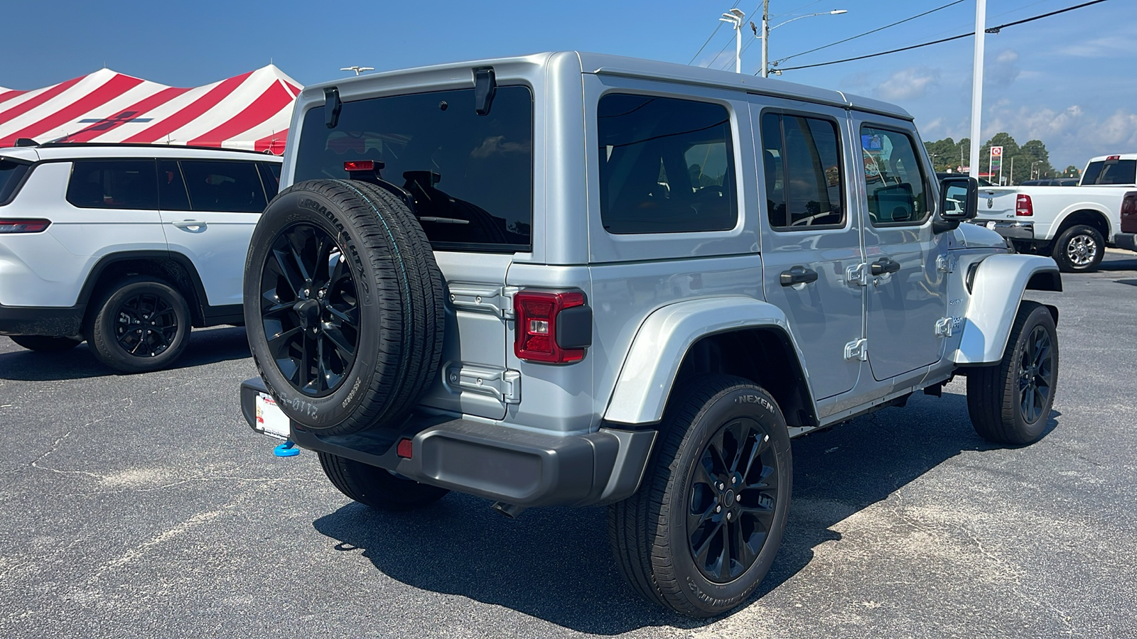 2024 Jeep Wrangler Sahara 4xe 8