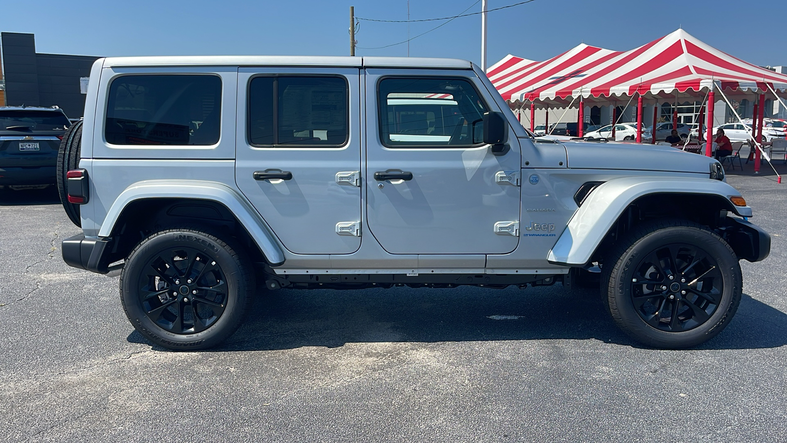 2024 Jeep Wrangler Sahara 4xe 9