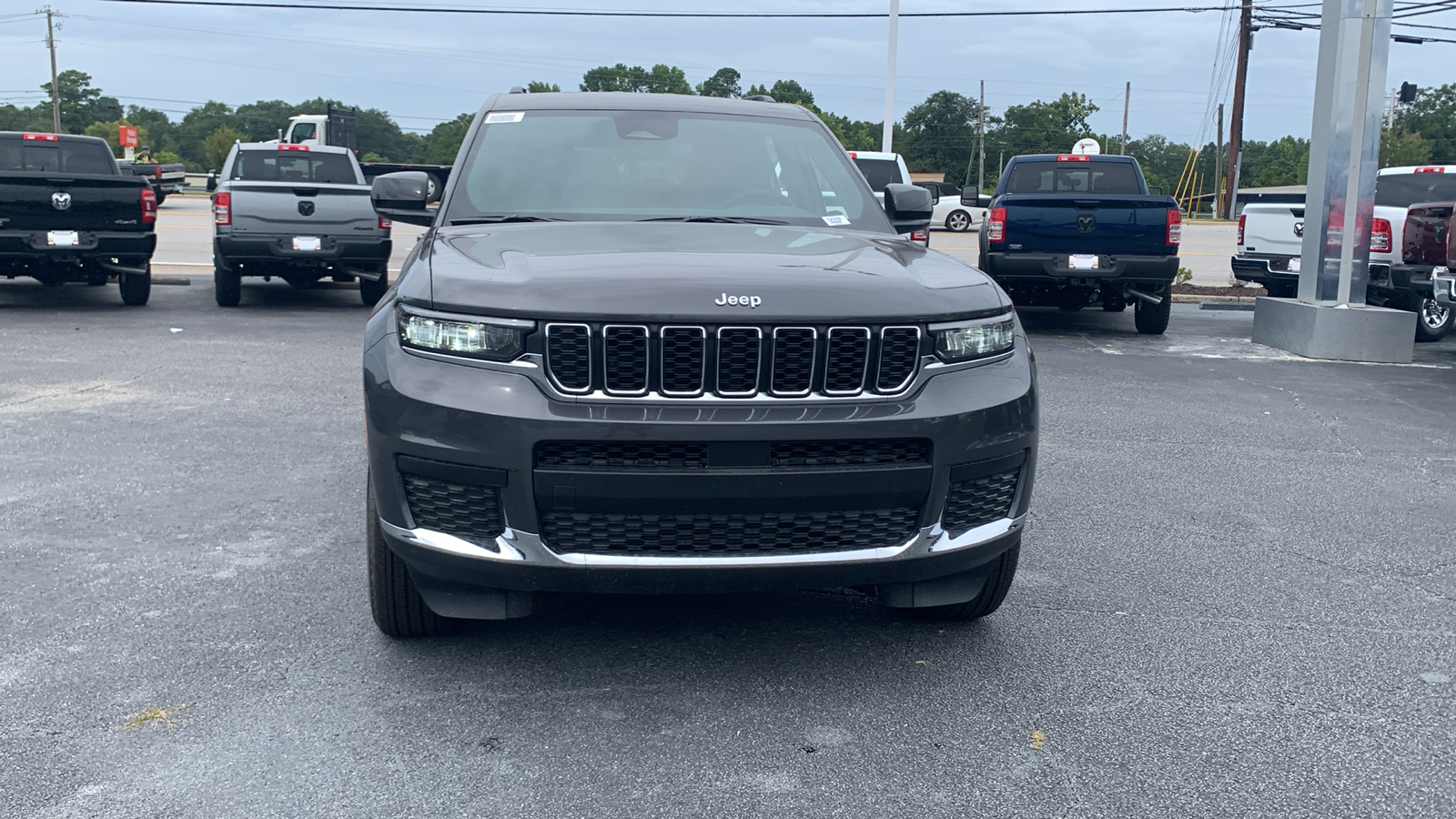 2024 Jeep Grand Cherokee L Laredo 3