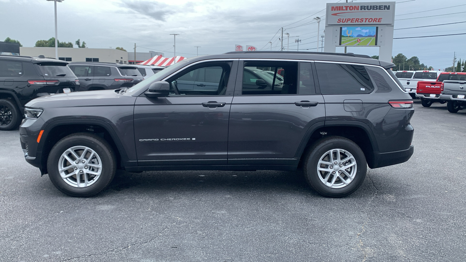 2024 Jeep Grand Cherokee L Laredo 5