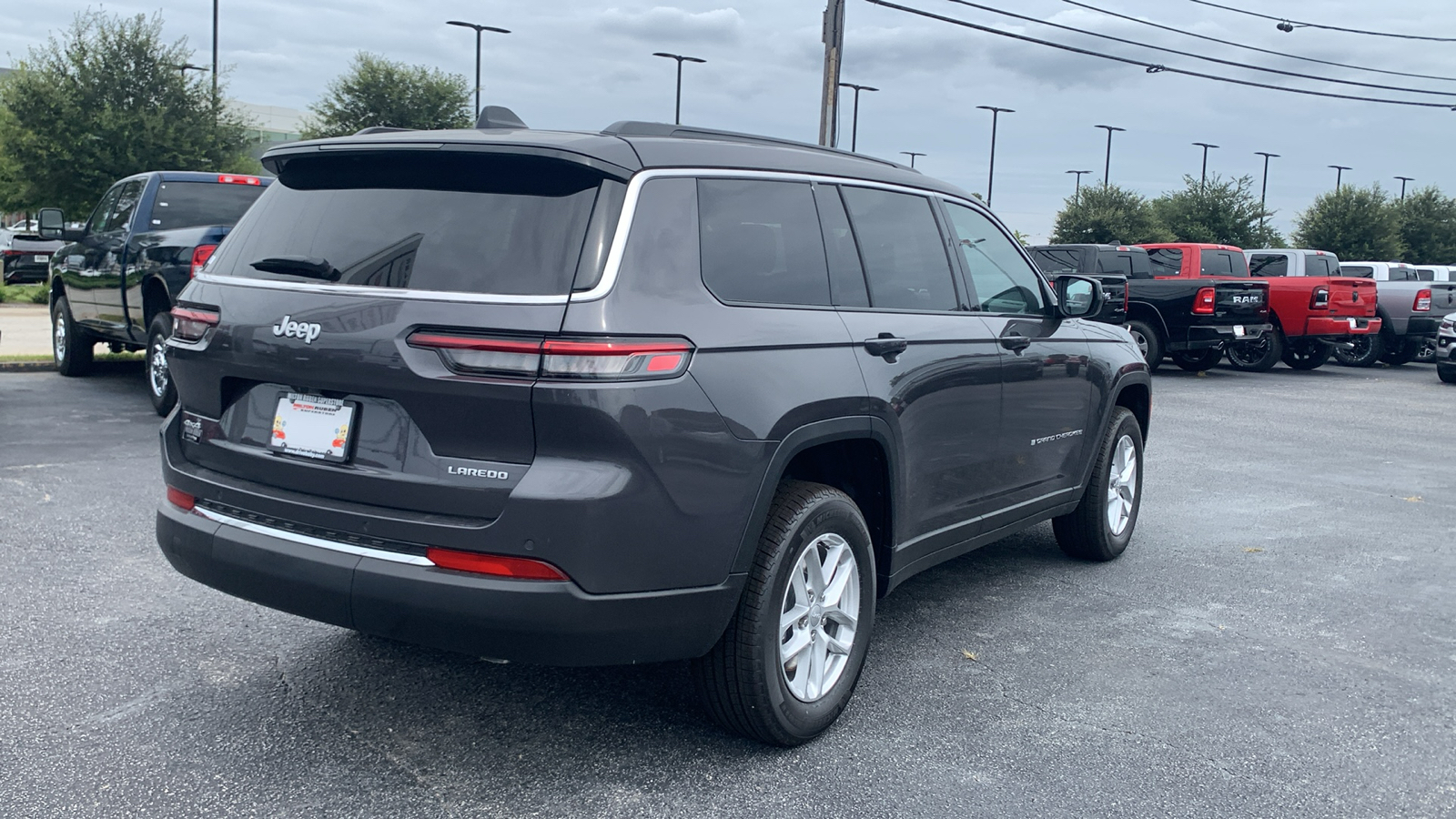 2024 Jeep Grand Cherokee L Laredo 8