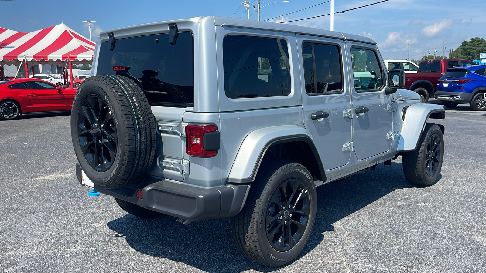 2024 Jeep Wrangler Sahara 4xe 8