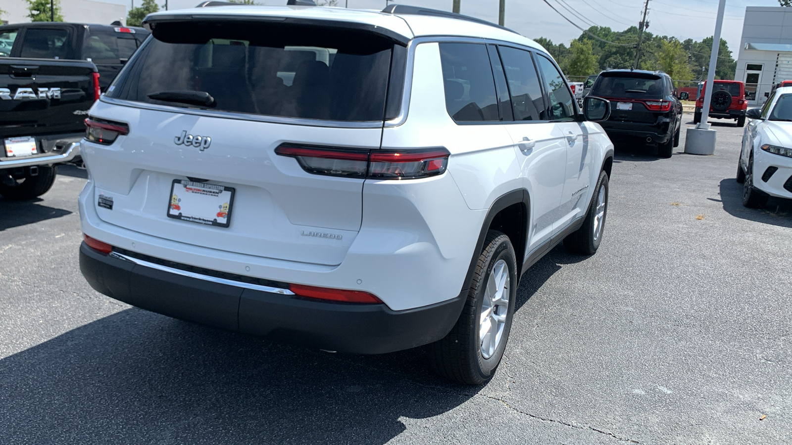 2024 Jeep Grand Cherokee L Laredo 8