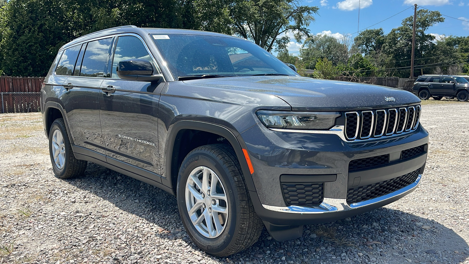 2024 Jeep Grand Cherokee L Laredo 2