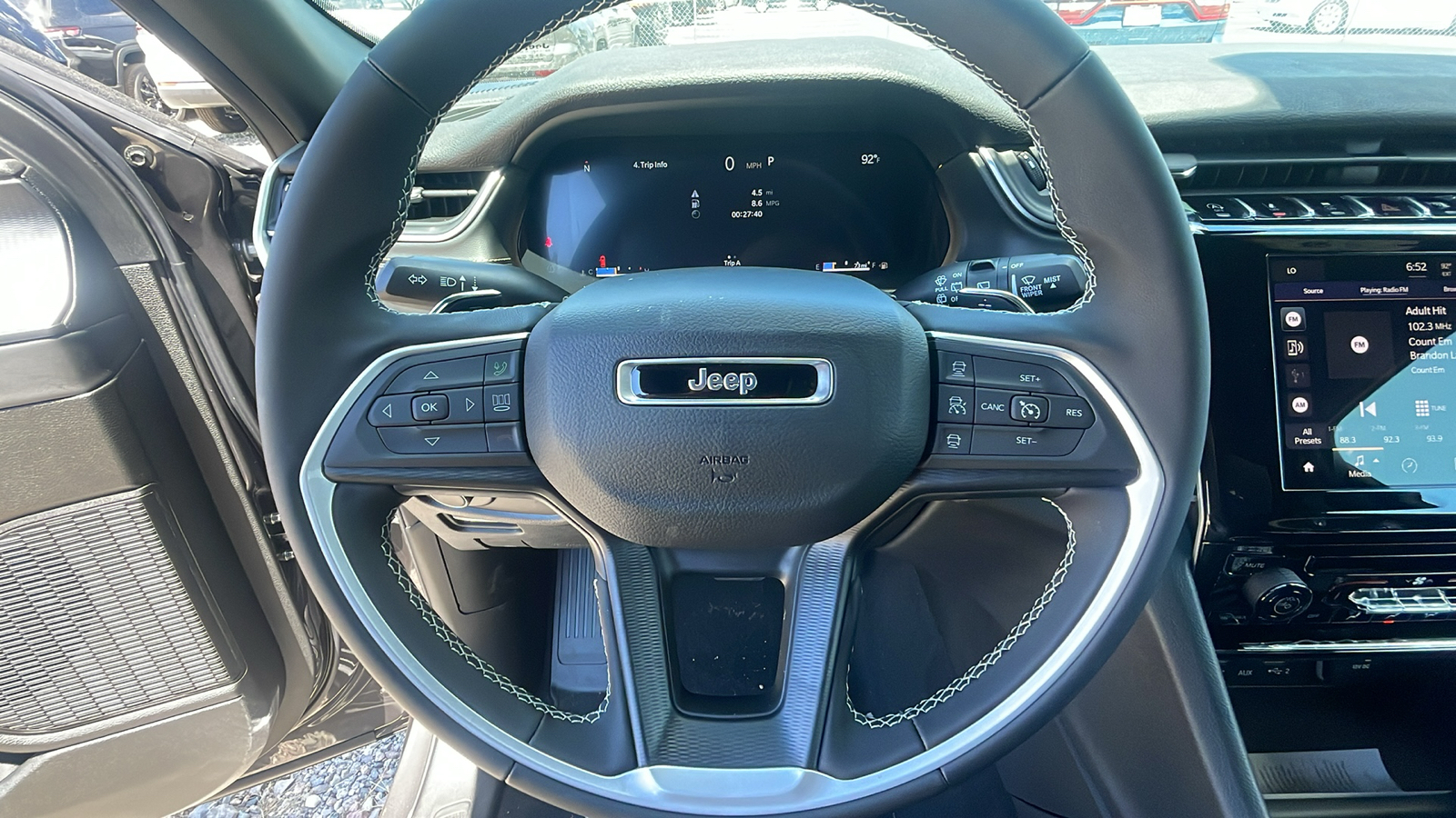 2024 Jeep Grand Cherokee L Laredo 23