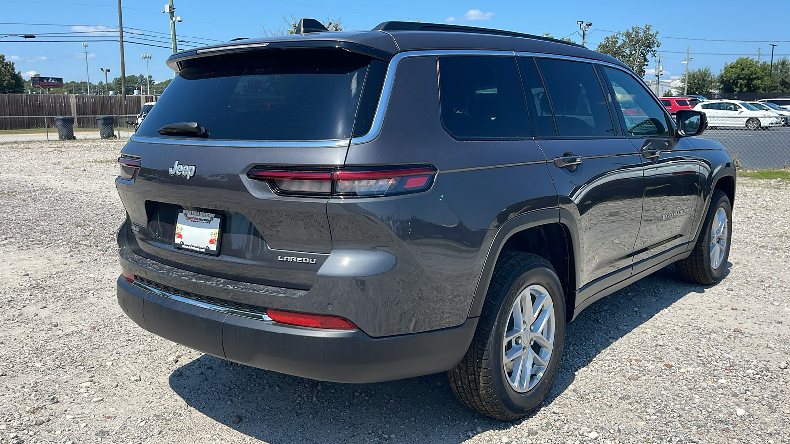 2024 Jeep Grand Cherokee L Laredo 8