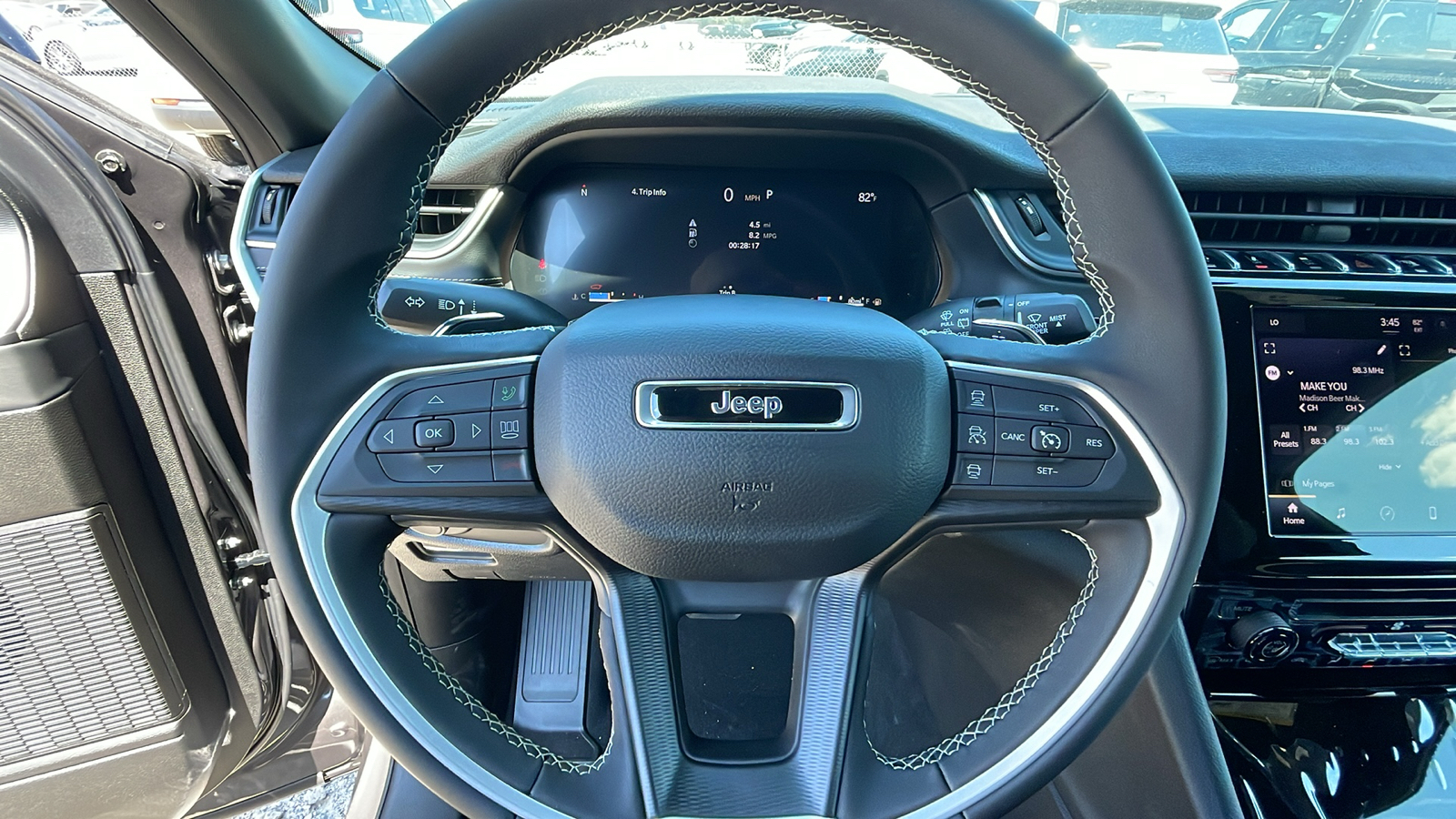 2024 Jeep Grand Cherokee L Laredo 23