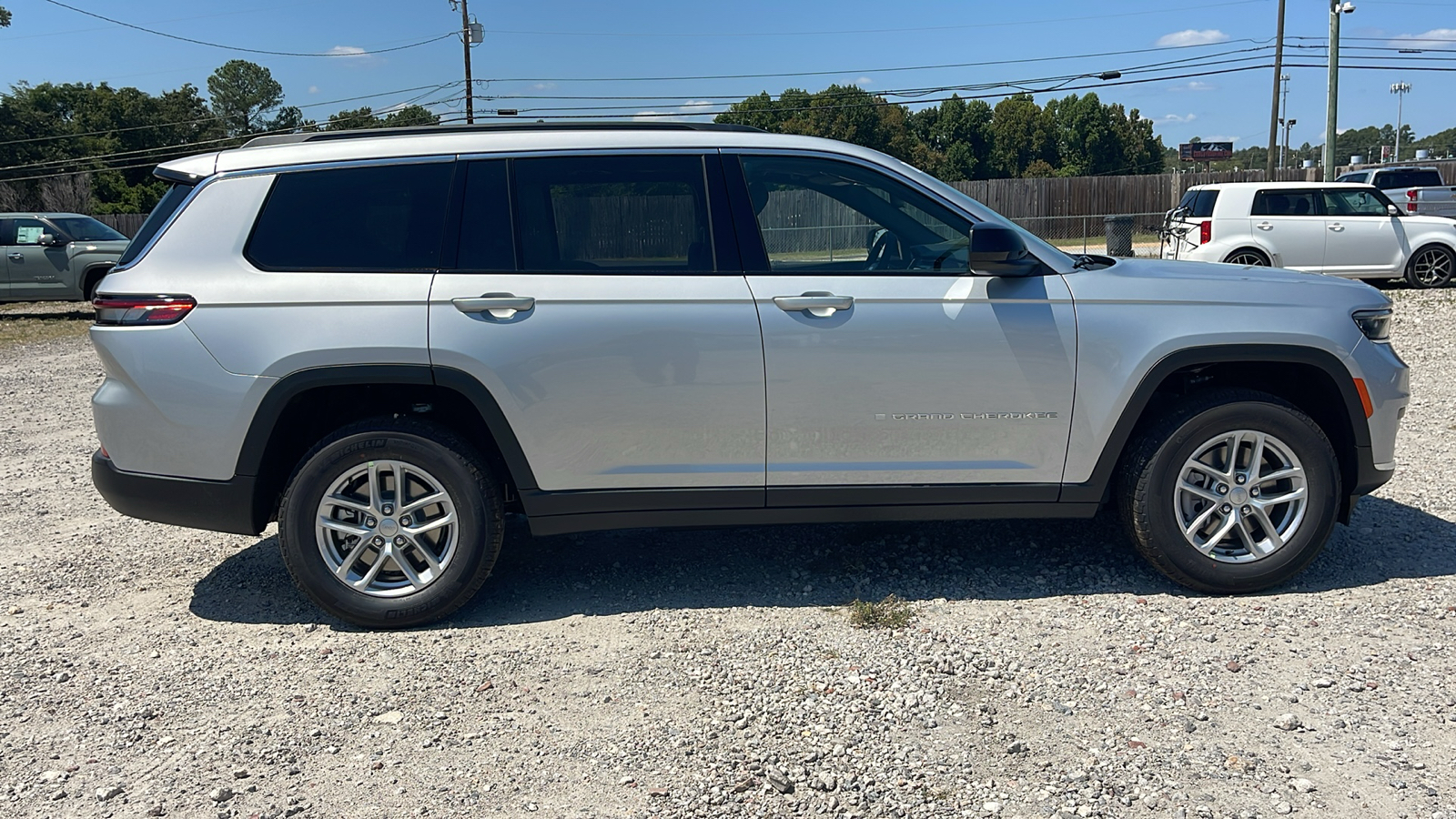 2024 Jeep Grand Cherokee L Laredo 9