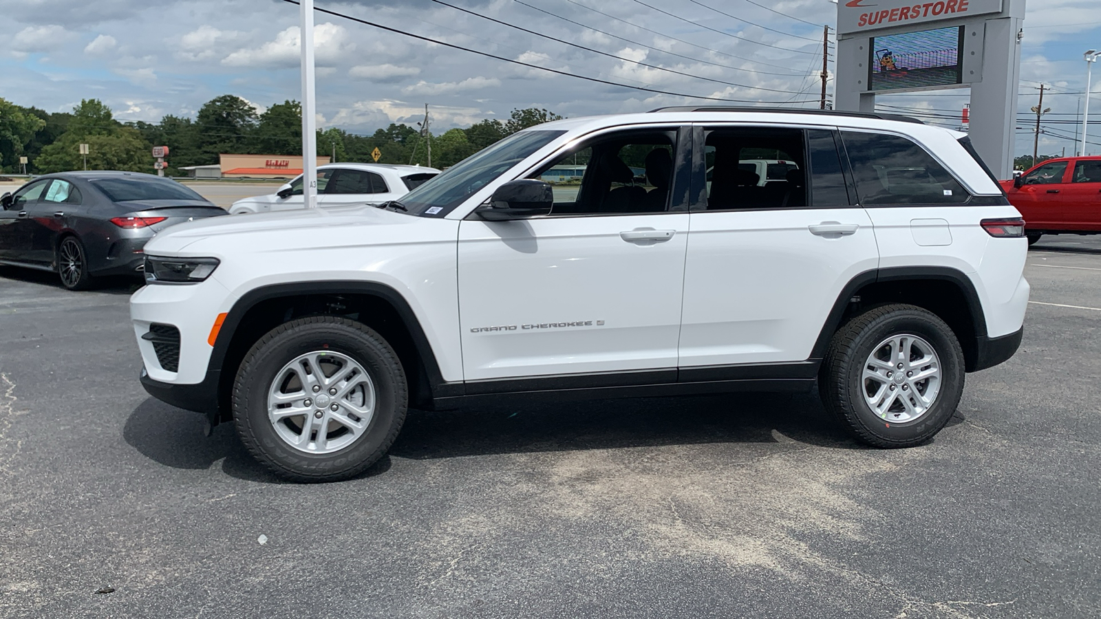 2024 Jeep Grand Cherokee Laredo 5