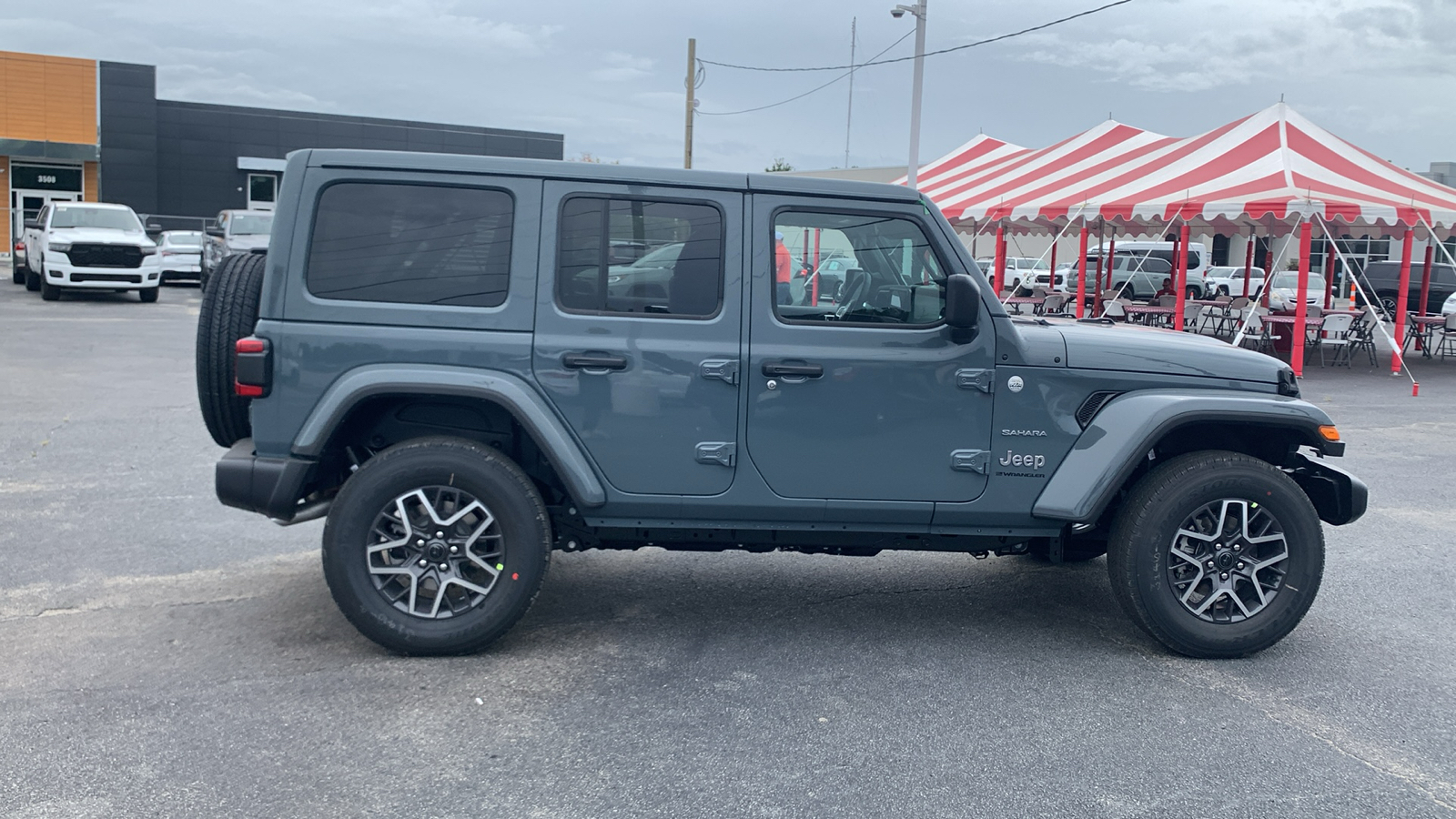 2024 Jeep Wrangler Sahara 9