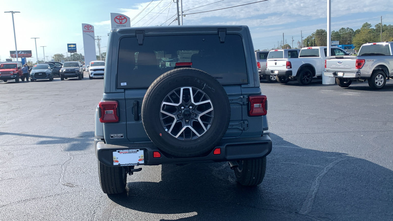 2024 Jeep Wrangler Sahara 7