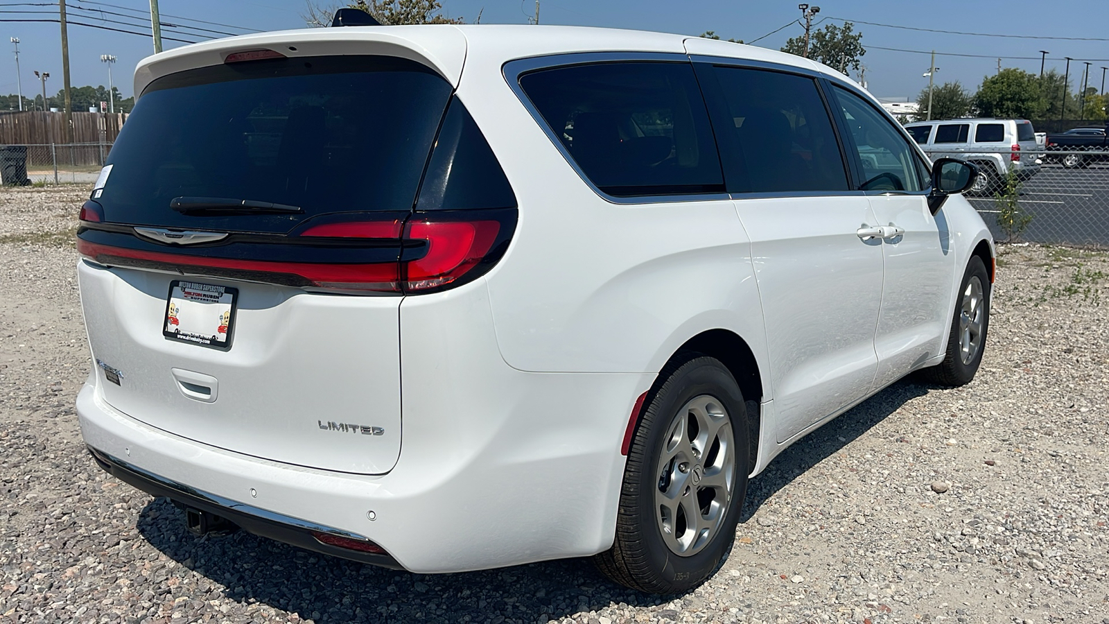 2024 Chrysler Pacifica Limited 8