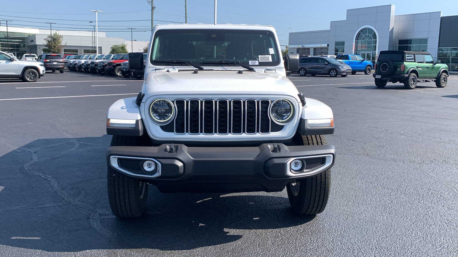 2024 Jeep Wrangler Sahara 3