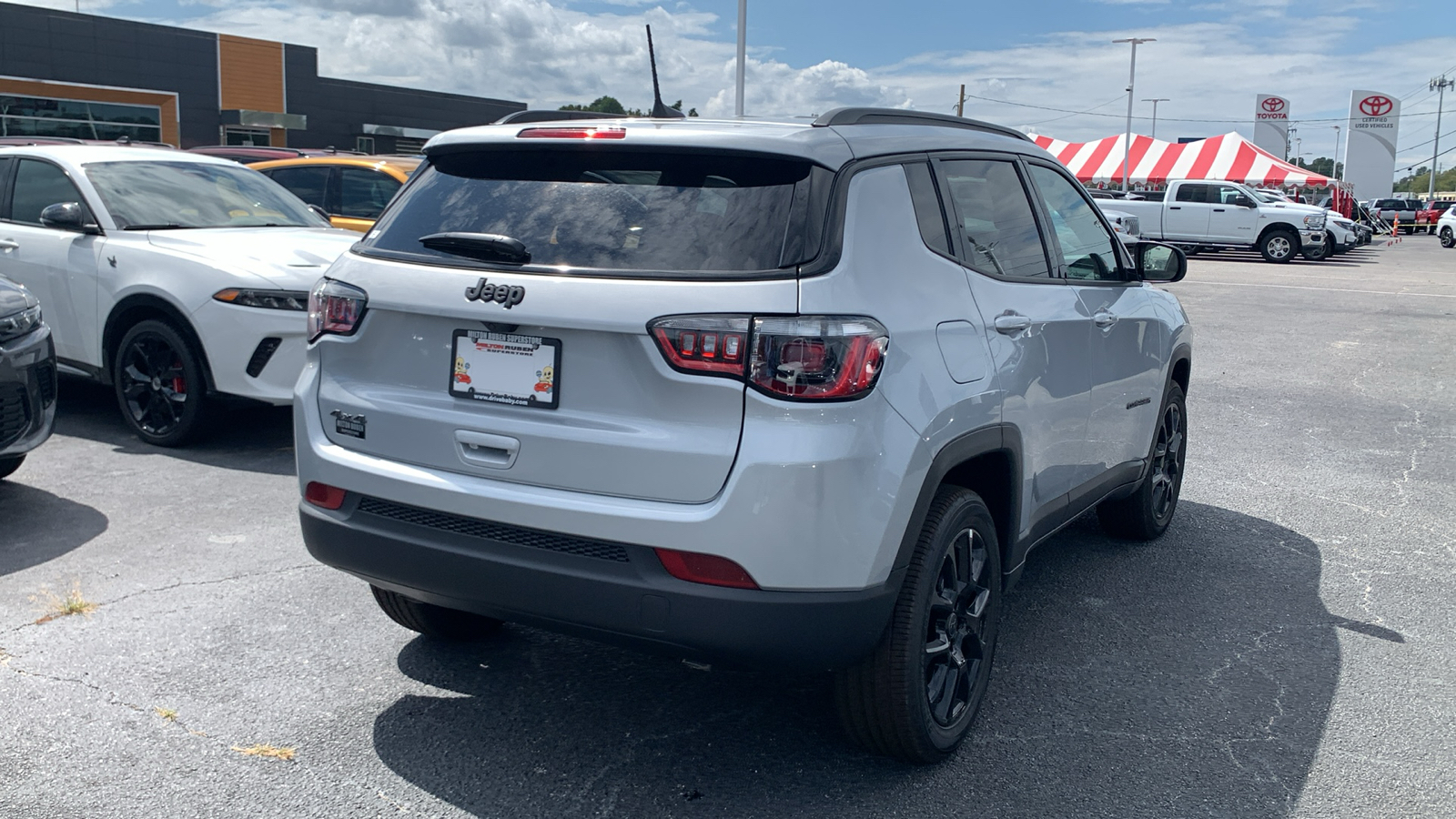 2025 Jeep Compass Latitude 8