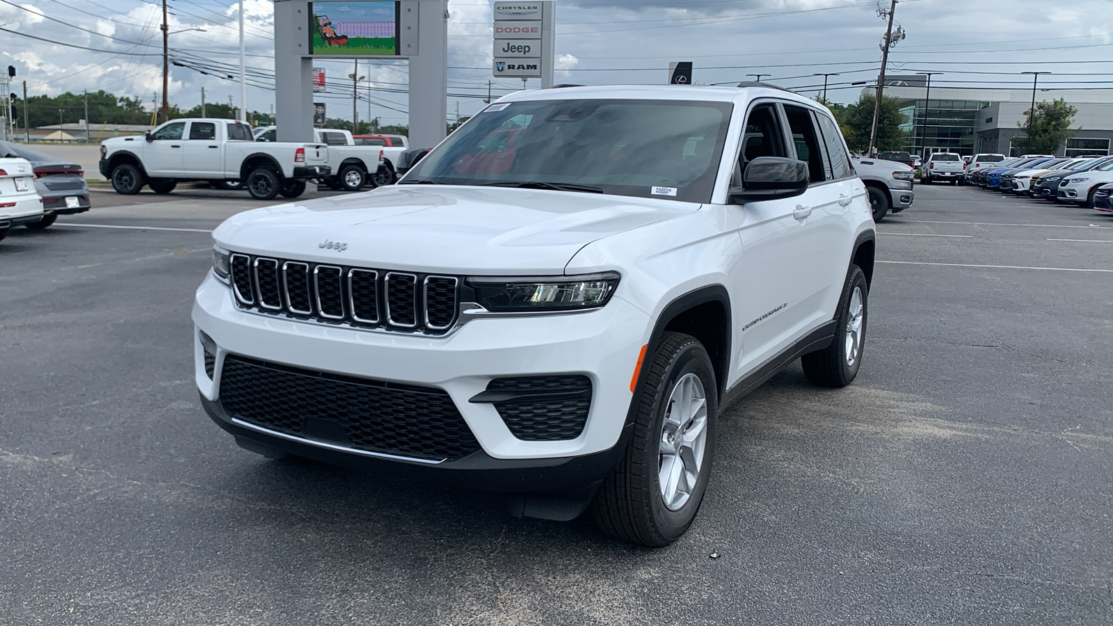 2025 Jeep Grand Cherokee Laredo 4